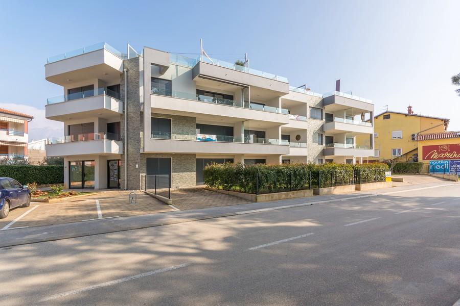 Lux Hotel Novigrad  Exterior photo